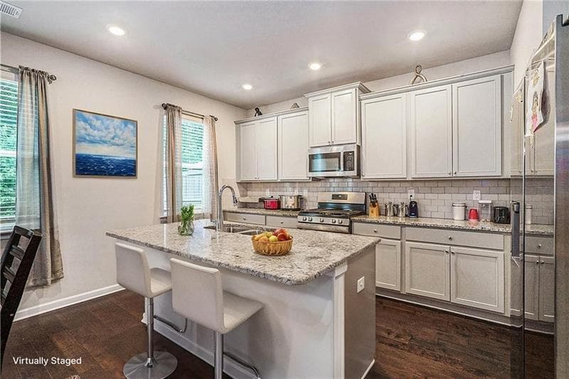 4 bedroom, 3 bathroom, 2,678 sq ft single family residence under contract at 7255 Gladstone Circle, Lithonia, GA 30038 — photo 3