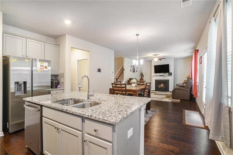 4 bedroom, 3 bathroom, 2,678 sq ft single family residence under contract at 7255 Gladstone Circle, Lithonia, GA 30038 — photo 10