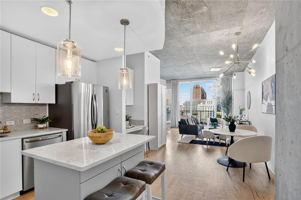 1 bedroom, 1 bathroom, 707 sq ft condominium sold at 860 Peachtree Street 1103, Atlanta, GA 30308