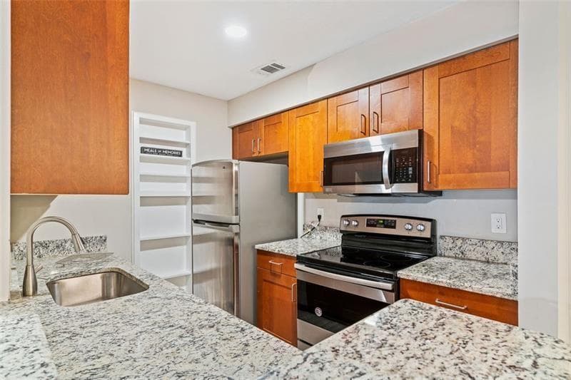 2 bedroom, 3 bathroom, 1,249 sq ft condominium for sale at 4106 PINE HEIGHTS Drive, Atlanta, GA 30324 — photo 9