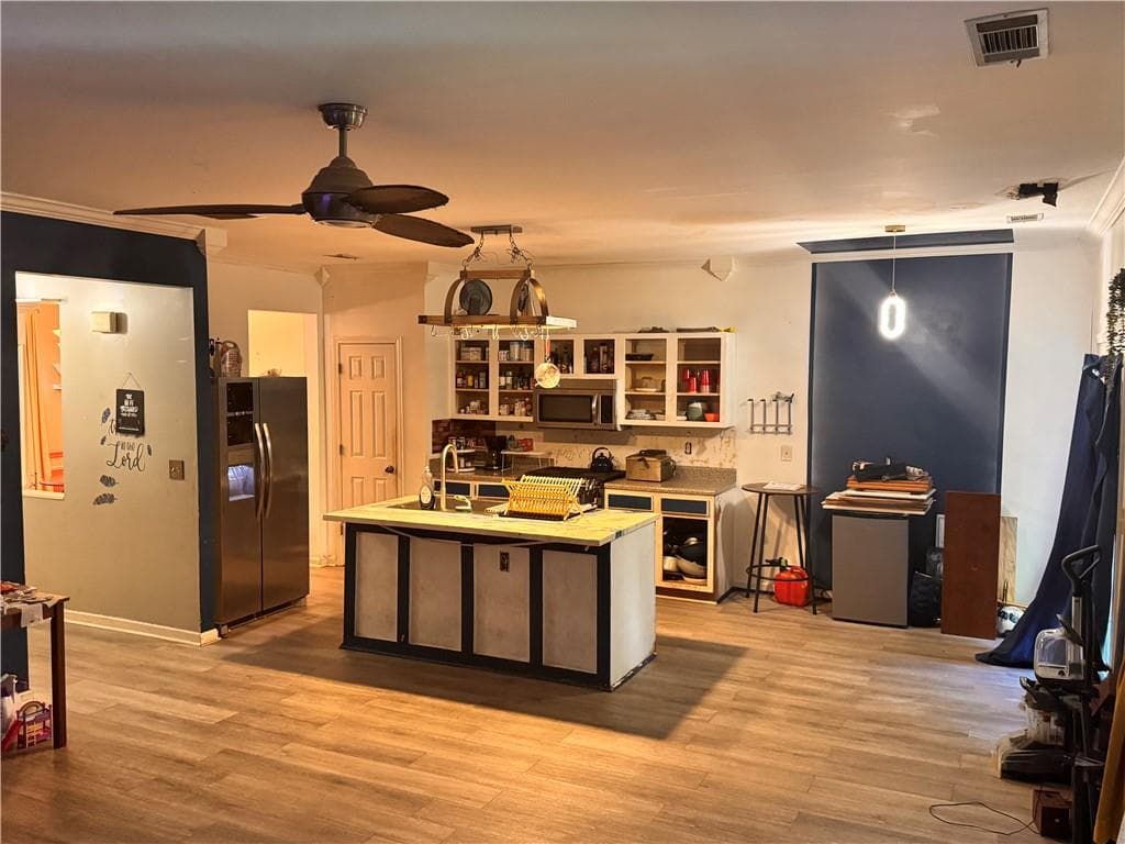 3 bedroom, 3 bathroom, 1,850 sq ft single family residence under contract at 4018 Carisbrook Drive, Union City, GA 30291 — photo 10