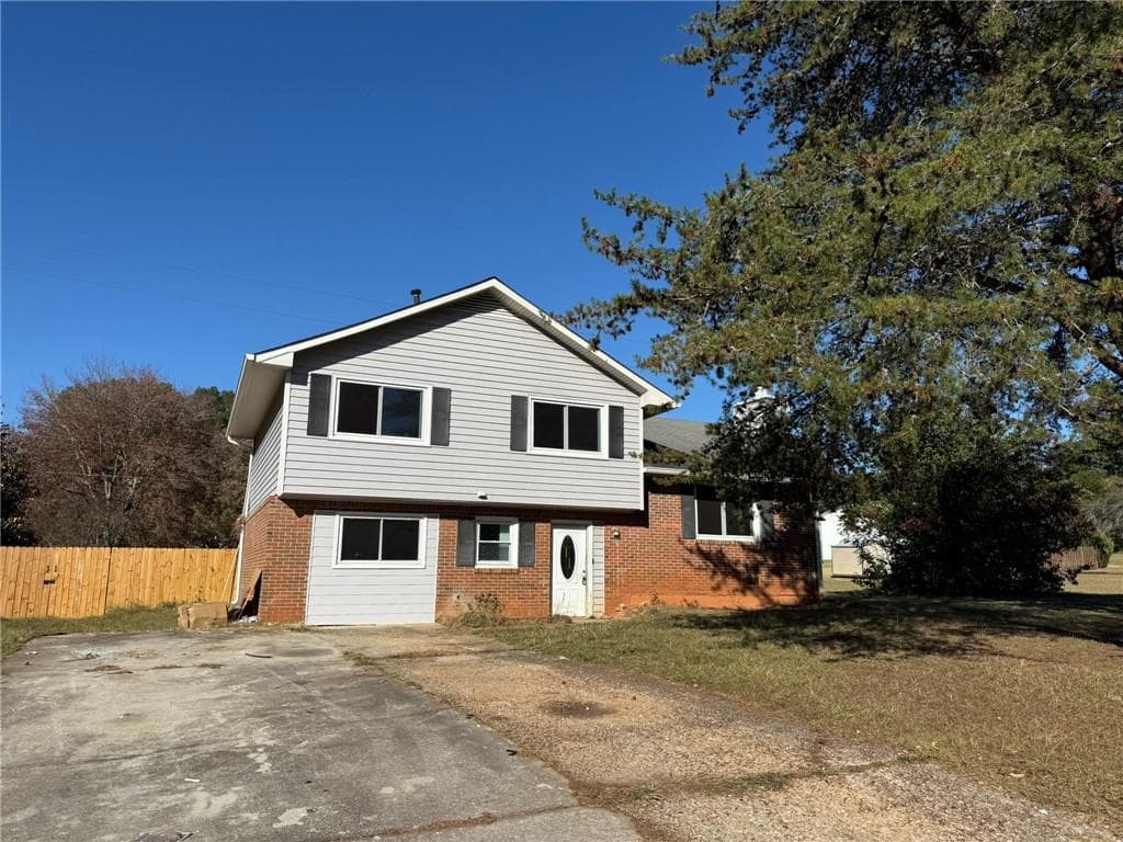 4 bedroom, 2 bathroom, 1,776 sq ft single family residence sold at 2776 Parcel Road, Austell, GA 30106