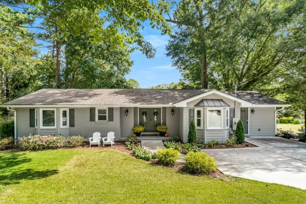 3 bedroom, 3 bathroom, 1,743 sq ft single family residence sold at 6825 Sunny Brook Lane, Atlanta, GA 30328