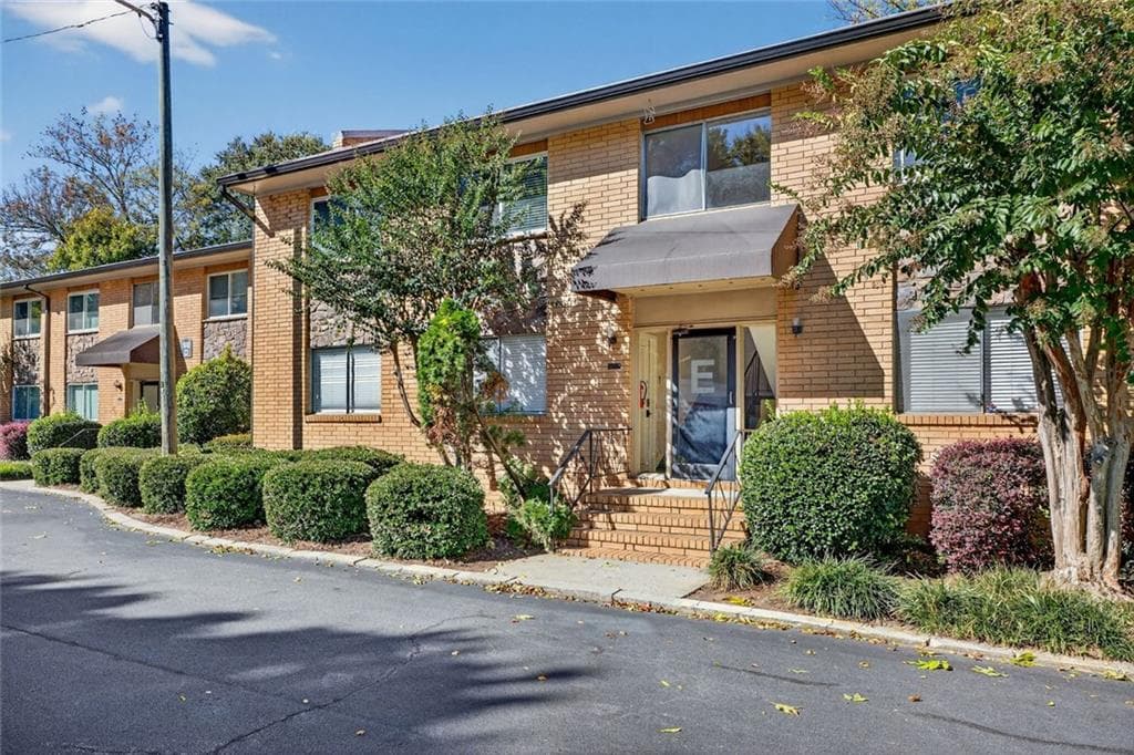 100 Biscayne Drive E4, Atlanta, GA 30309 — most recent listing photo