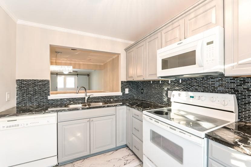 3 bedroom, 2 bathroom, 1,430 sq ft condominium for rent at 2505 W Broad Street 122, Athens, GA 30606 for $1,400 a month — photo 1 of 15
