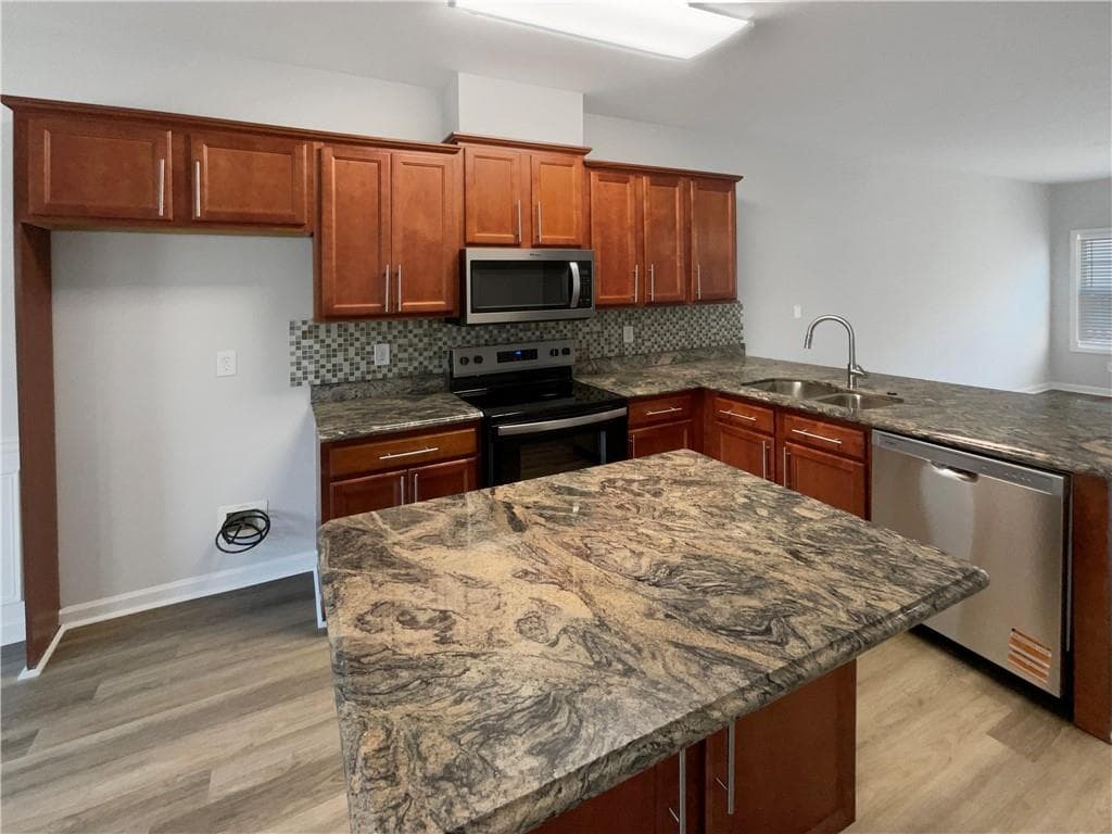 4 bedroom, 4 bathroom, 2,452 sq ft townhouse under contract at 1622 Halliard Drive, Lawrenceville, GA 30043 — photo 6