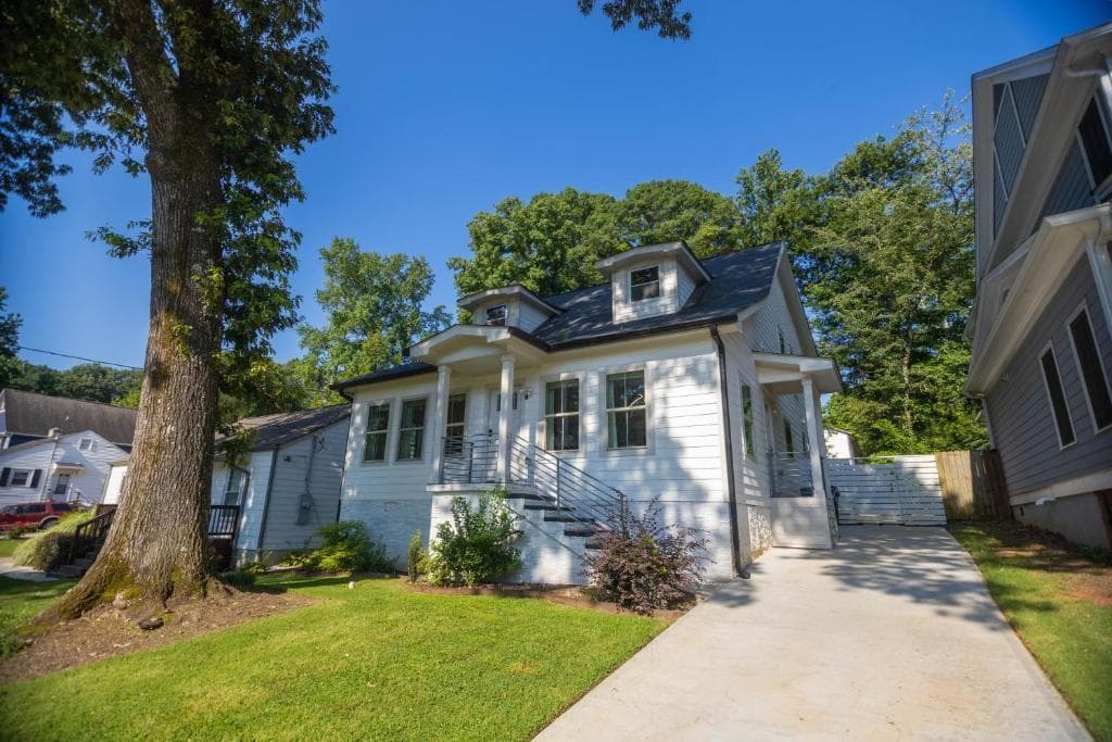 4 bedroom, 4 bathroom, 2,940 sq ft single family residence for sale at 253 Lamon Avenue, Atlanta, GA 30316 — photo 2