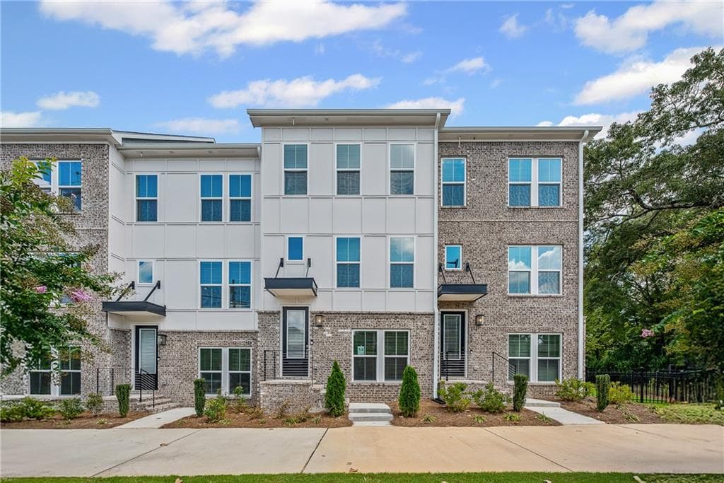 2581 Astaire Court, Atlanta, GA 30318 — most recent listing photo