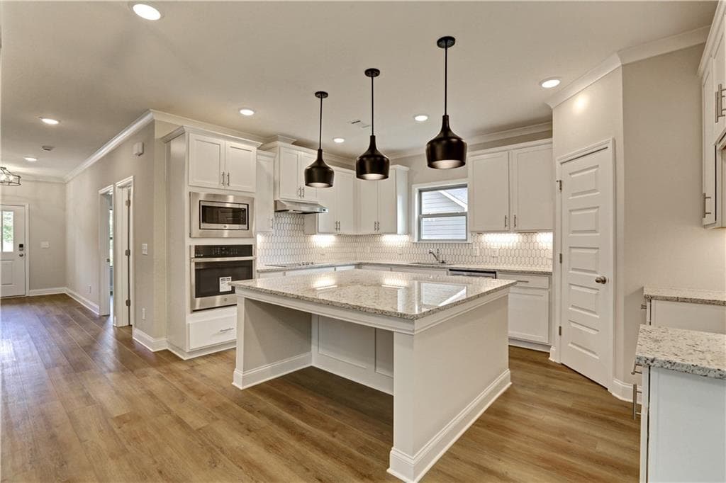 5 bedroom, 3 bathroom, 2,800 sq ft single family residence for sale at 3035 Zodiac Court, Lawrenceville, GA 30044 — photo 7