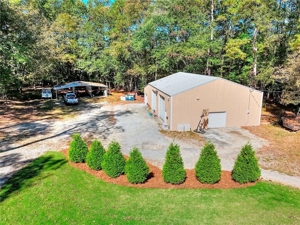 6 bedroom, 6 bathroom, 4,643 sq ft single family residence for sale at 5155 Donald Drive, Loganville, GA 30052 — photo 6