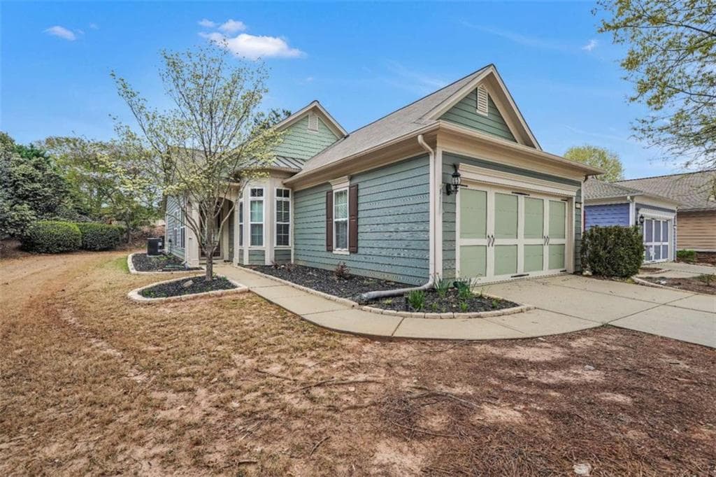 6420 Rockpoint Lane, Hoschton, GA 30548 — most recent listing photo