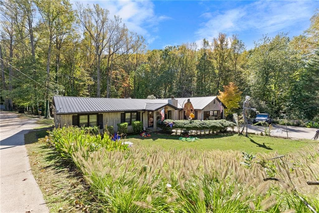 3 bedroom, 2 bathroom, 2,304 sq ft single family residence for sale at 221 Shallowford Drive, Gainesville, GA 30504 — photo 1 of 80