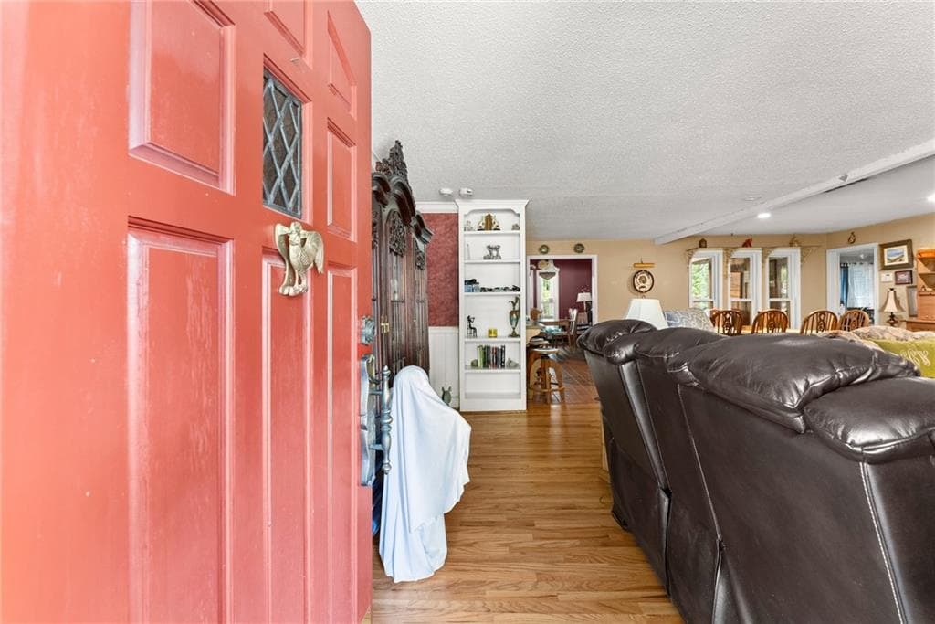 3 bedroom, 2 bathroom, 2,304 sq ft single family residence for sale at 221 Shallowford Drive, Gainesville, GA 30504 — photo 4