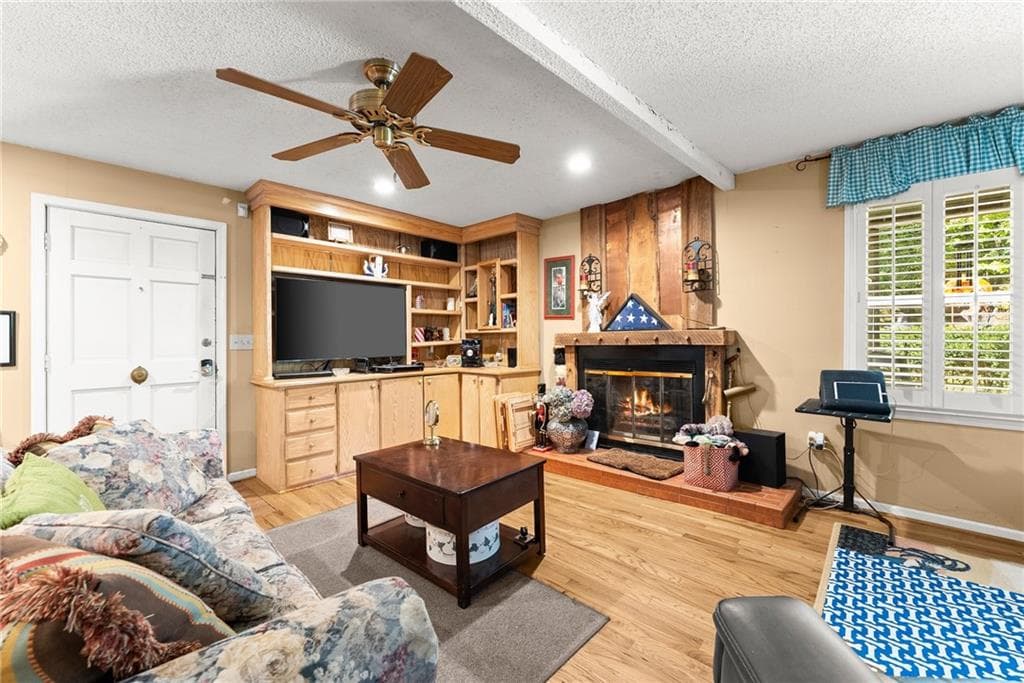 3 bedroom, 2 bathroom, 2,304 sq ft single family residence for sale at 221 Shallowford Drive, Gainesville, GA 30504 — photo 5