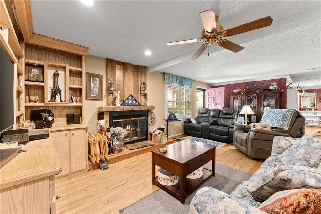 3 bedroom, 2 bathroom, 2,304 sq ft single family residence for sale at 221 Shallowford Drive, Gainesville, GA 30504 — photo 6