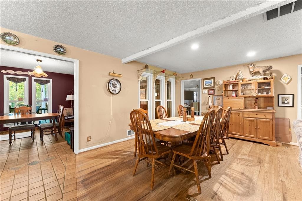 3 bedroom, 2 bathroom, 2,304 sq ft single family residence for sale at 221 Shallowford Drive, Gainesville, GA 30504 — photo 8