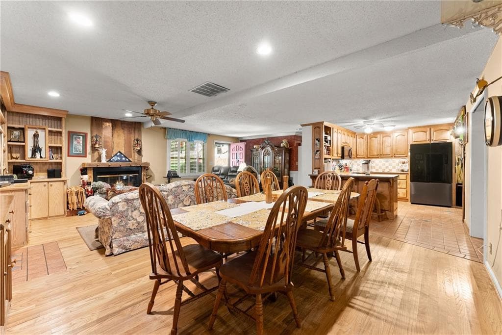 3 bedroom, 2 bathroom, 2,304 sq ft single family residence for sale at 221 Shallowford Drive, Gainesville, GA 30504 — photo 9