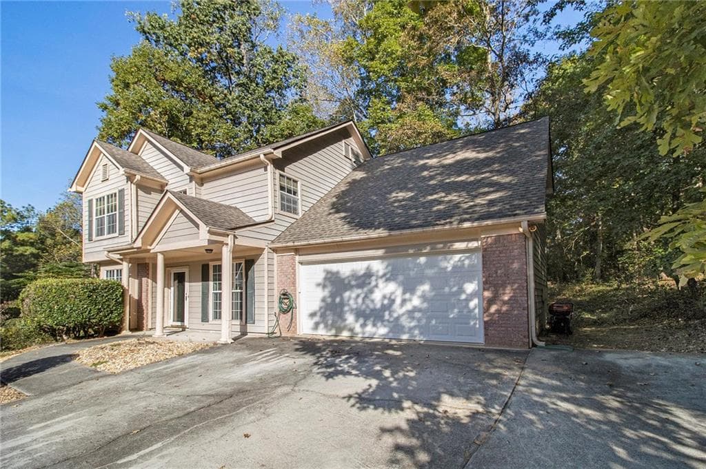 4 bedroom, 3 bathroom, 2,111 sq ft single family residence for sale at 4545 Forrest Bend Court, Snellville, GA 30039 — photo 3