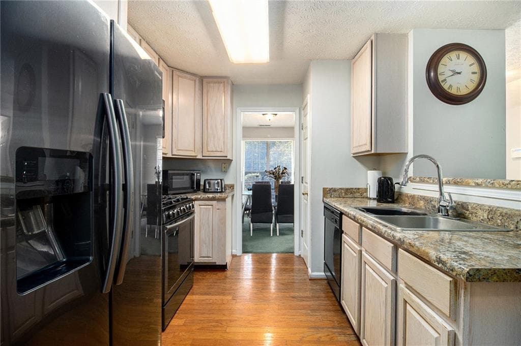 4 bedroom, 3 bathroom, 2,111 sq ft single family residence for sale at 4545 Forrest Bend Court, Snellville, GA 30039 — photo 10