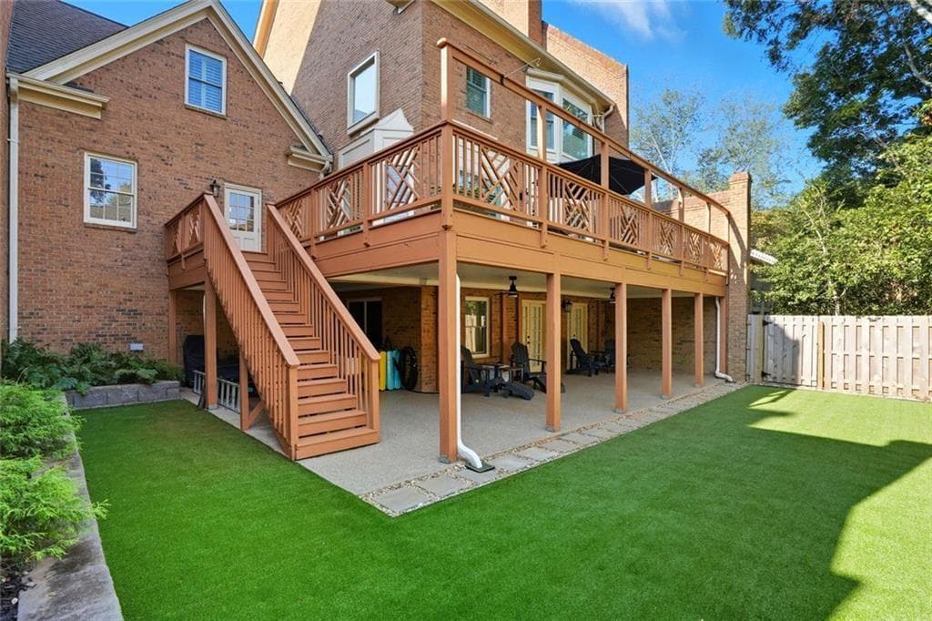 4 bedroom, 4 bathroom, 2,926 sq ft townhouse sold at 1275 Fairfield, Dunwoody, GA 30338