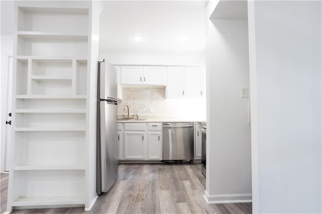 2 bedroom, 1 bathroom, 808 sq ft condominium for sale at 3232 Abbeywood Drive, Decatur, GA 30034 — photo 7