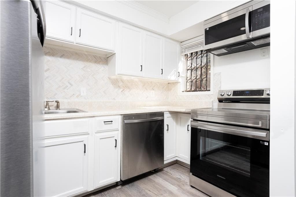 2 bedroom, 1 bathroom, 808 sq ft condominium for sale at 3232 Abbeywood Drive, Decatur, GA 30034 — photo 3