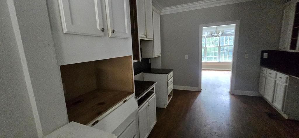 4 bedroom, 3 bathroom, 3,973 sq ft single family residence under contract at 4119 Waits Avenue, Atlanta, GA 30331 — photo 5