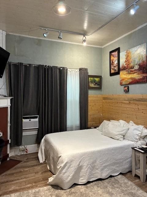 3 bedroom, 2 bathroom, 1,792 sq ft single family residence for sale at 180 11th Street, Atlanta, GA 30309 — photo 7