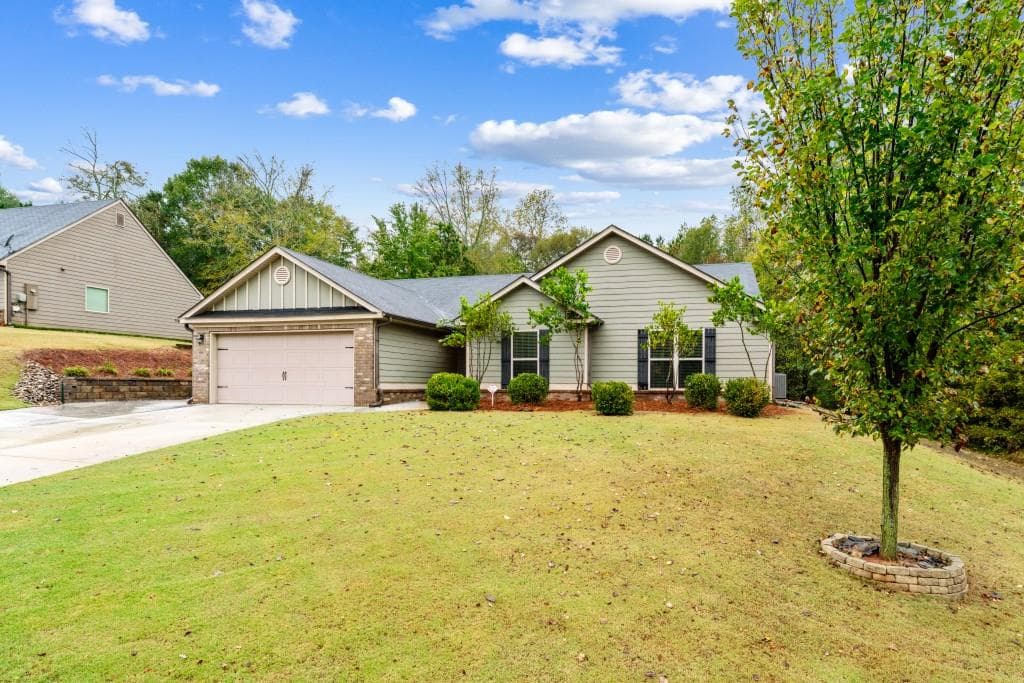 3 bedroom, 2 bathroom, 1,964 sq ft single family residence sold at 519 Lena Drive, Hoschton, GA 30548