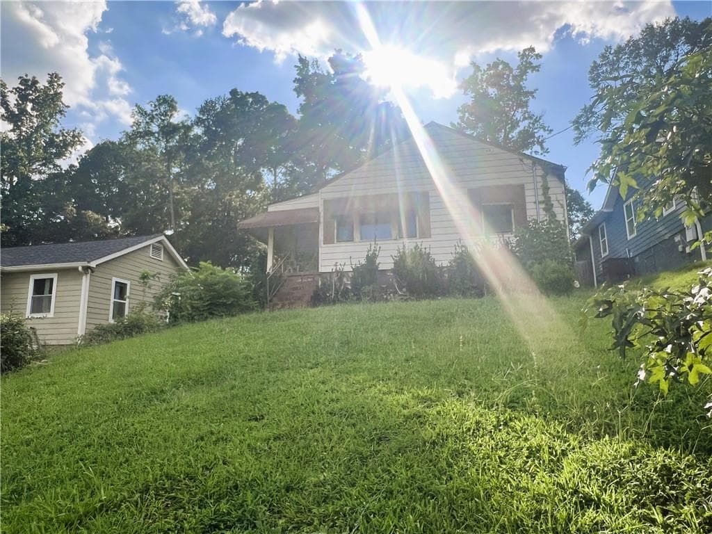 2 bedroom, 1 bathroom, 1,274 sq ft single family residence sold at 1223 Lockwood Drive, Atlanta, GA 30311