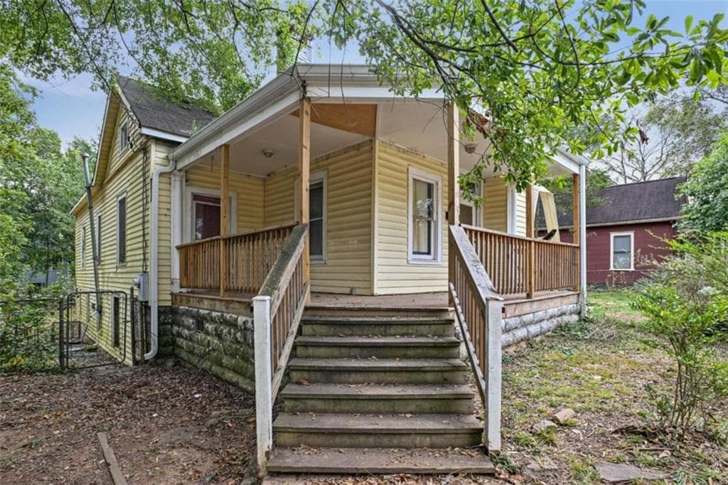 4 bedroom, 2 bathroom, 1,700 sq ft single family residence sold at 1422 Athens Avenue, Atlanta, GA 30310