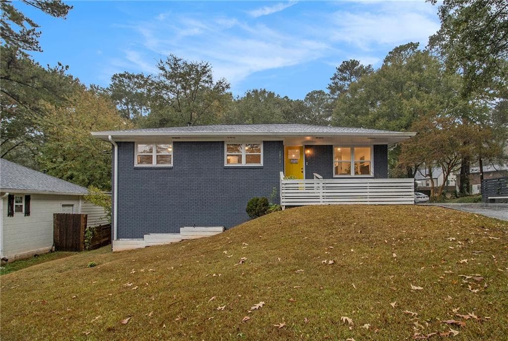 3 bedroom, 2 bathroom, 1,102 sq ft single family residence sold at 2892 Salmon Avenue, Atlanta, GA 30317