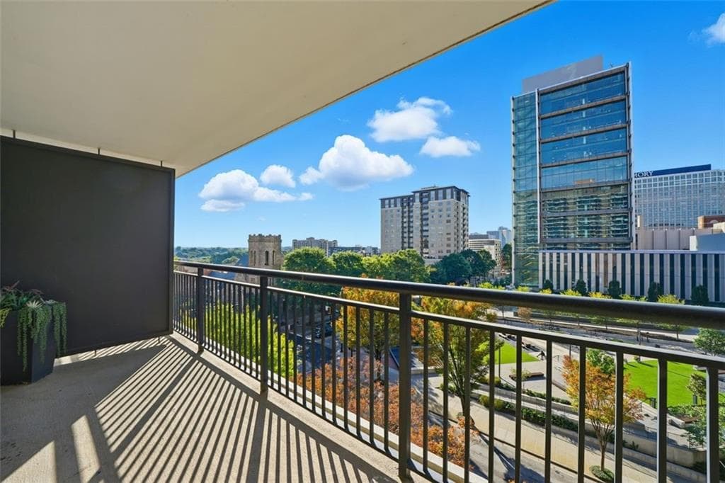 1 bedroom, 1 bathroom, 676 sq ft condominium sold at 620 PEACHTREE Street 707, Atlanta, GA 30308