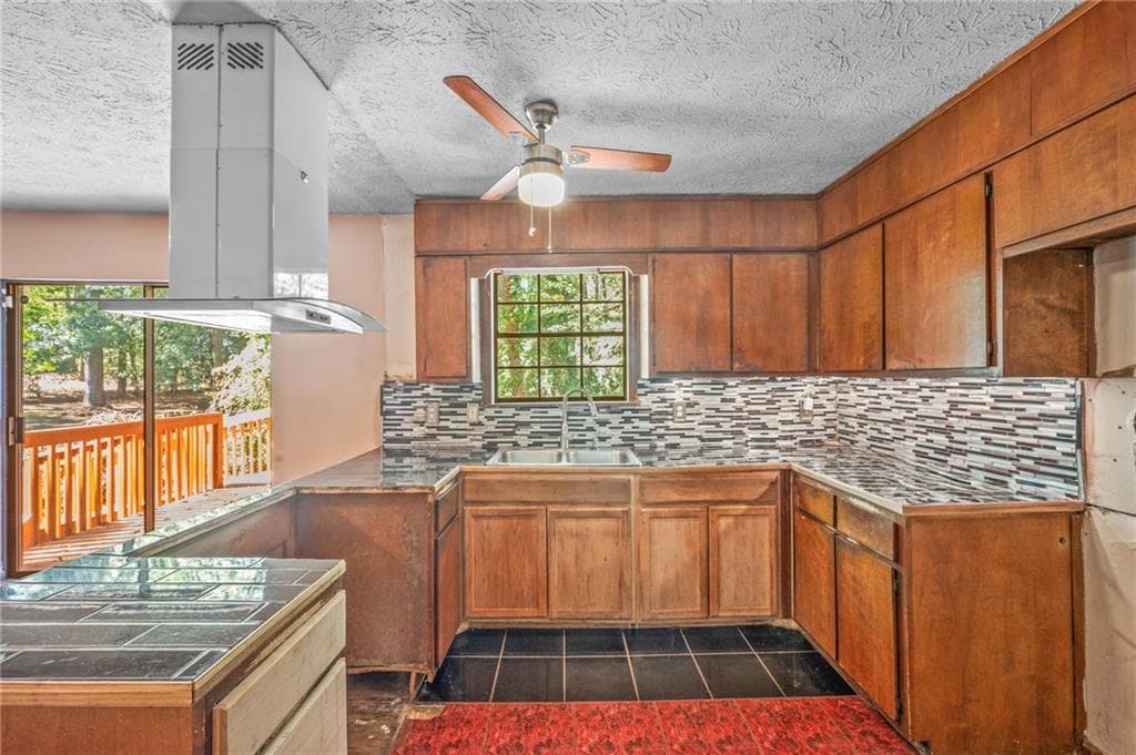 4 bedroom, 3 bathroom, 1,408 sq ft single family residence under contract at 3541 Santa Leta Drive, Ellenwood, GA 30294 — photo 6