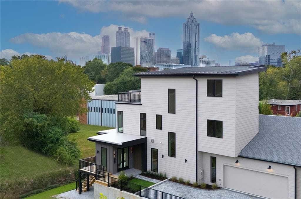 4 bedroom, 5 bathroom, 2,937 sq ft townhouse sold at 407 Linden Avenue B, Atlanta, GA 30308