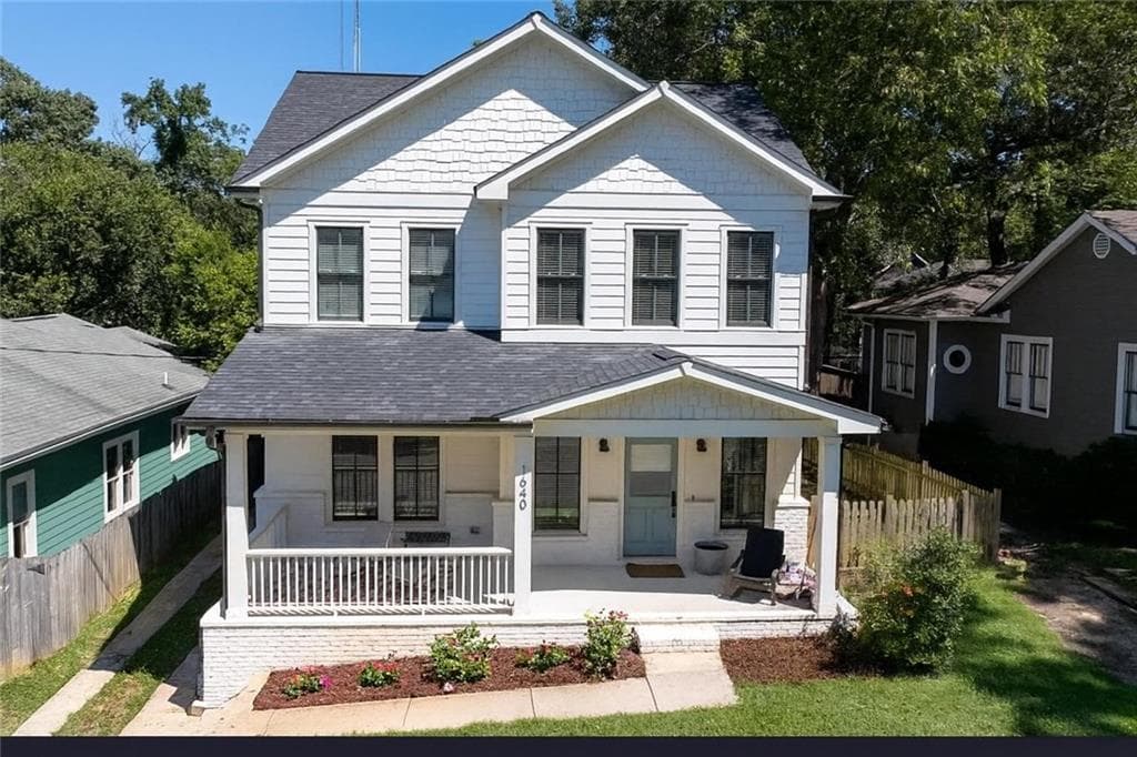 4 bedroom, 3 bathroom, 2,768 sq ft single family residence sold at 1640 Hosea L Williams Drive, Atlanta, GA 30317