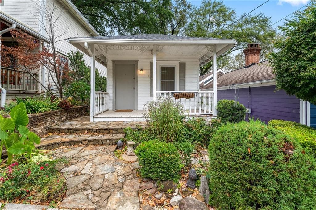 1 bedroom, 1 bathroom, 570 sq ft single family residence sold at 818 Virgil Street, Atlanta, GA 30307