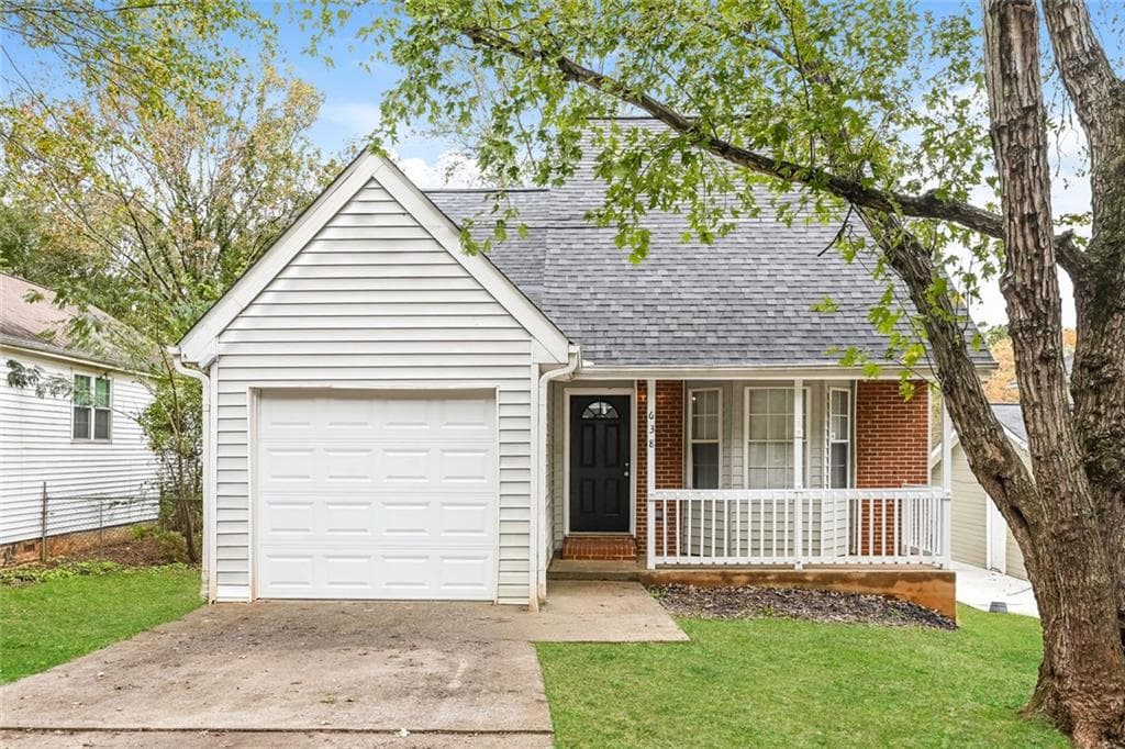 4 bedroom, 2 bathroom, 1,555 sq ft single family residence sold at 638 Sandys Lane, Atlanta, GA 30354