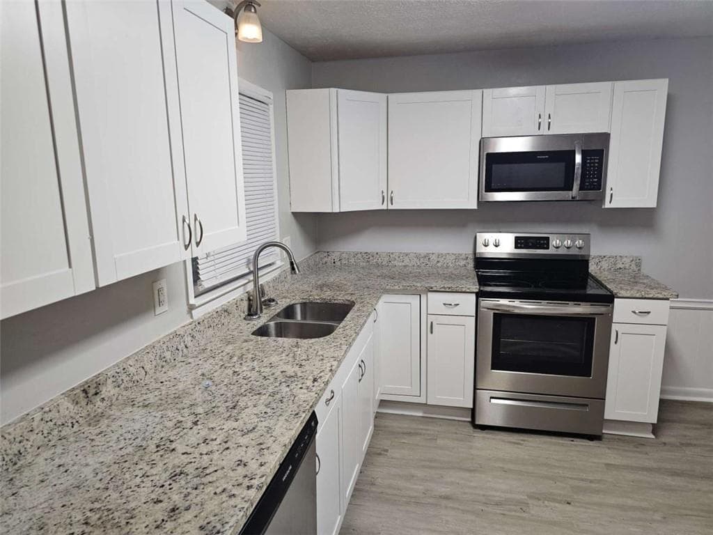 3 bedroom, 2 bathroom, 1,777 sq ft single family residence for sale at 2858 Davidson Drive, Lithonia, GA 30058 — photo 2
