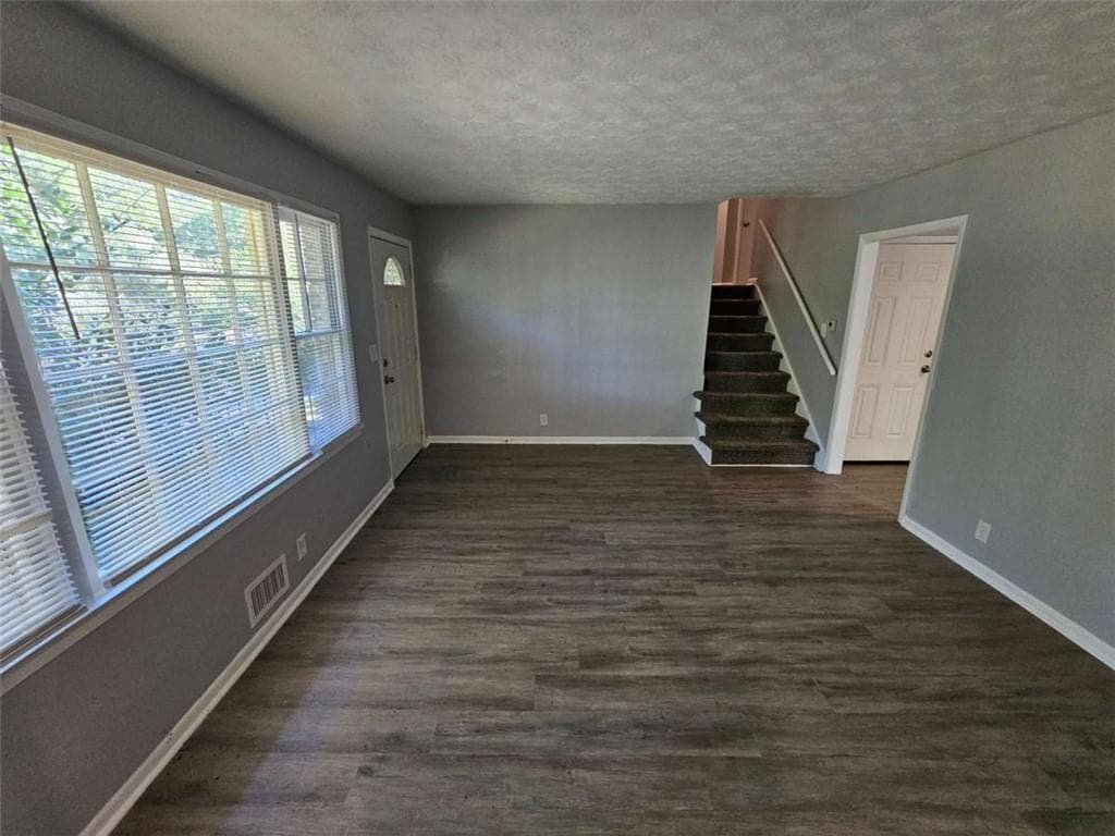 3 bedroom, 2 bathroom, 1,777 sq ft single family residence for sale at 2858 Davidson Drive, Lithonia, GA 30058 — photo 5