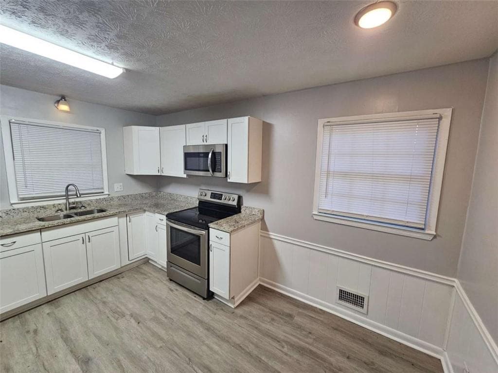 3 bedroom, 2 bathroom, 1,777 sq ft single family residence for sale at 2858 Davidson Drive, Lithonia, GA 30058 — photo 8