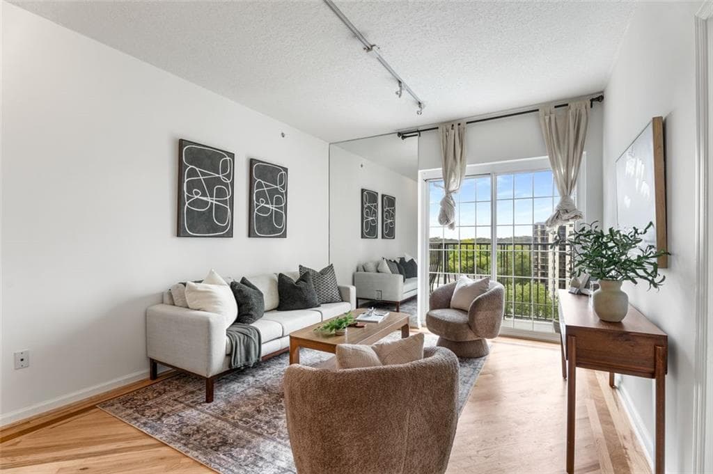 1 bedroom, 1 bathroom, 693 sq ft condominium sold at 195 14th Street 909, Atlanta, GA 30309