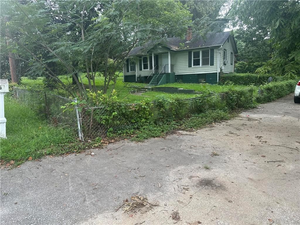 3 bedroom, 1 bathroom, 1,432 sq ft single family residence sold at 556 Church Street, Atlanta, GA 30318