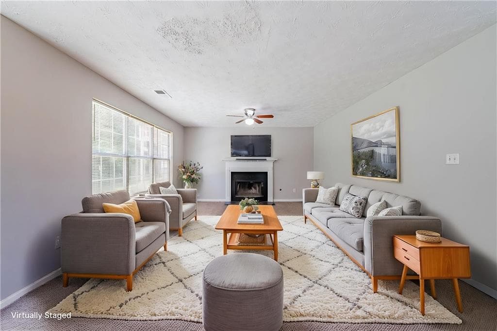 4 bedroom, 3 bathroom, 1,951 sq ft single family residence under contract at 3283 Sugar Creek Falls Avenue, Atlanta, GA 30316 — photo 6