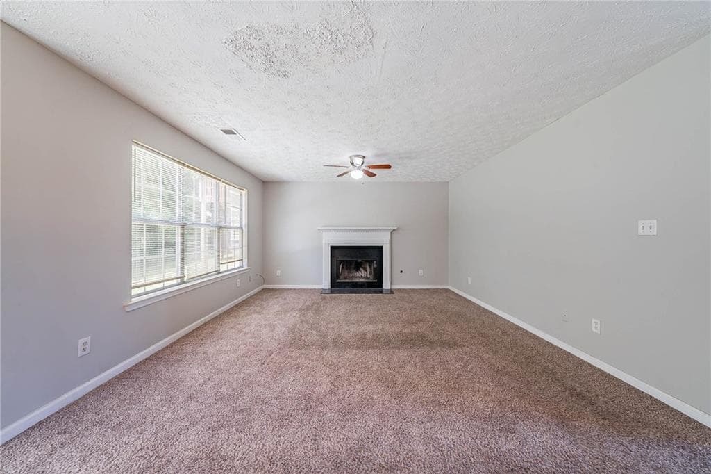 4 bedroom, 3 bathroom, 1,951 sq ft single family residence under contract at 3283 Sugar Creek Falls Avenue, Atlanta, GA 30316 — photo 7