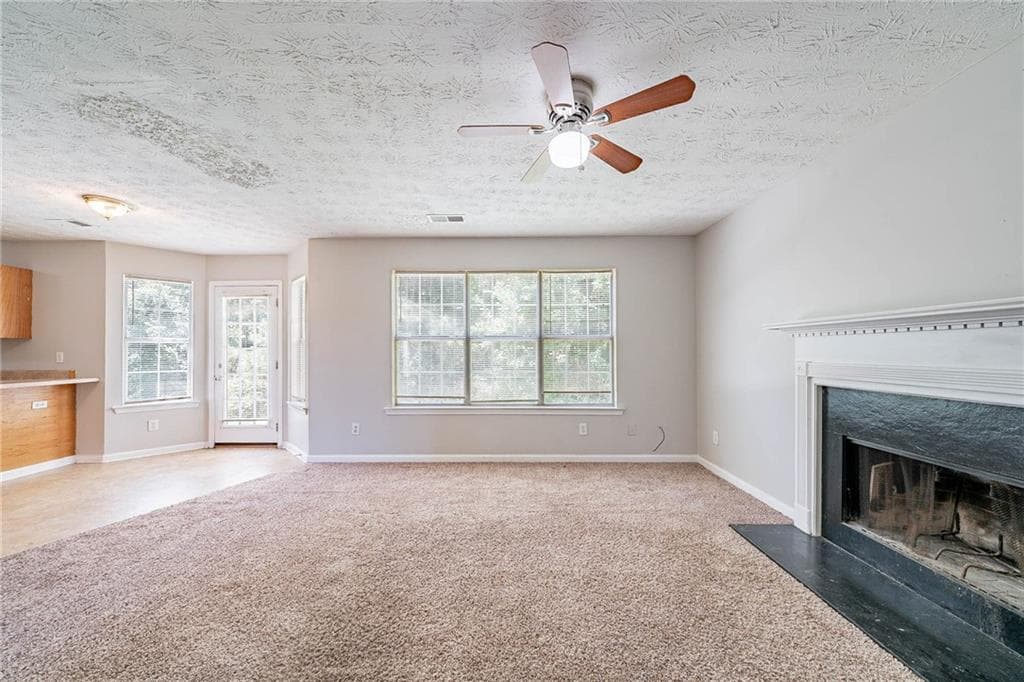 4 bedroom, 3 bathroom, 1,951 sq ft single family residence under contract at 3283 Sugar Creek Falls Avenue, Atlanta, GA 30316 — photo 8