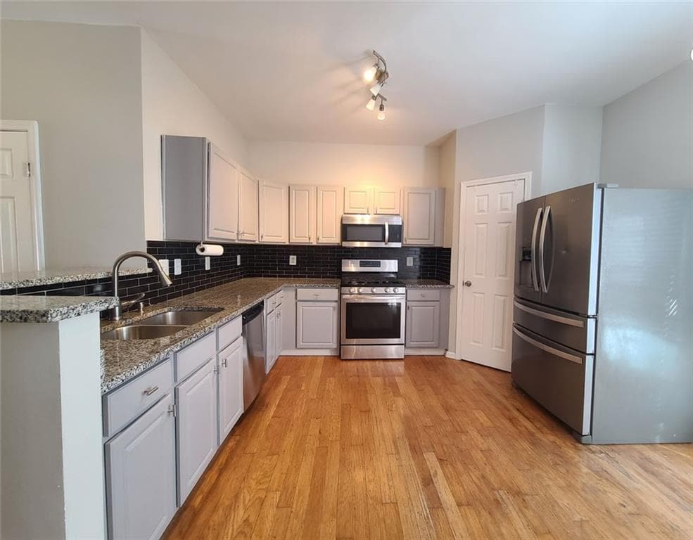 3 bedroom, 3 bathroom, 1,634 sq ft townhouse for sale at 3267 MILL SPRINGS Circle, Buford, GA 30519 — photo 3