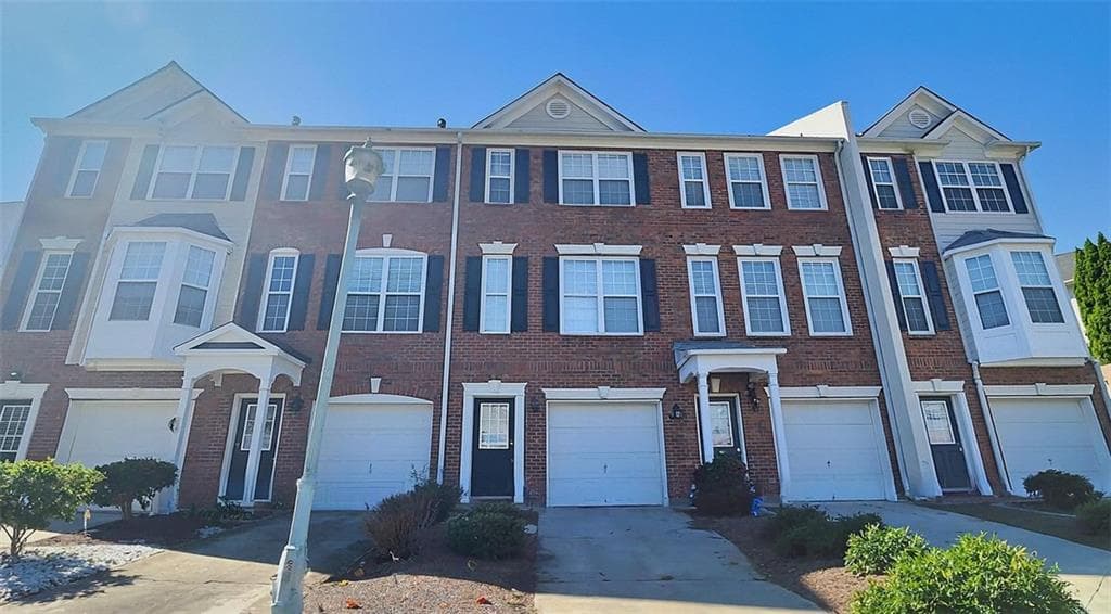 3 bedroom, 3 bathroom, 1,634 sq ft townhouse for sale at 3267 MILL SPRINGS Circle, Buford, GA 30519
