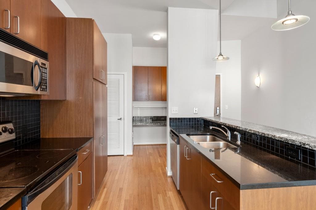 1 bedroom, 1 bathroom, 668 sq ft condominium for sale at 943 Peachtree Street 2009, Atlanta, GA 30309 — photo 7
