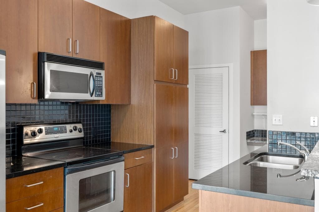 1 bedroom, 1 bathroom, 668 sq ft condominium for sale at 943 Peachtree Street 2009, Atlanta, GA 30309 — photo 10